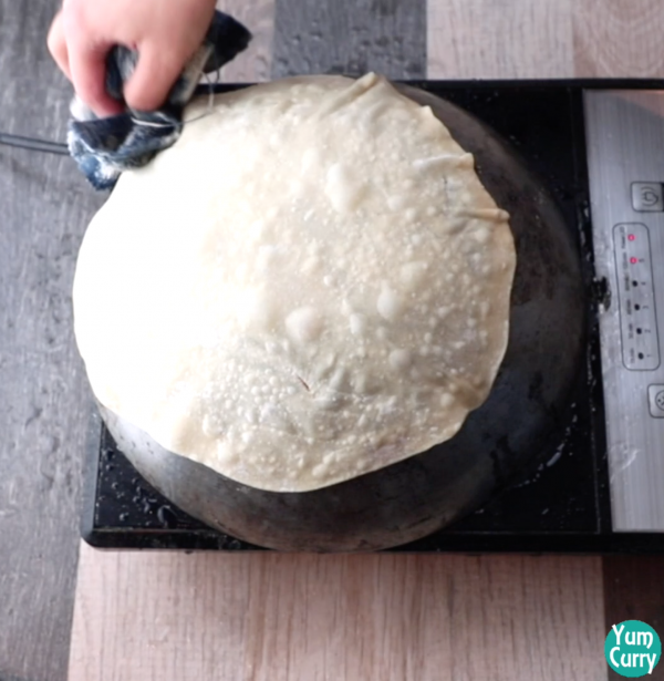Rumali roti - Roomali roti - Indian flat bread - Yum Curry